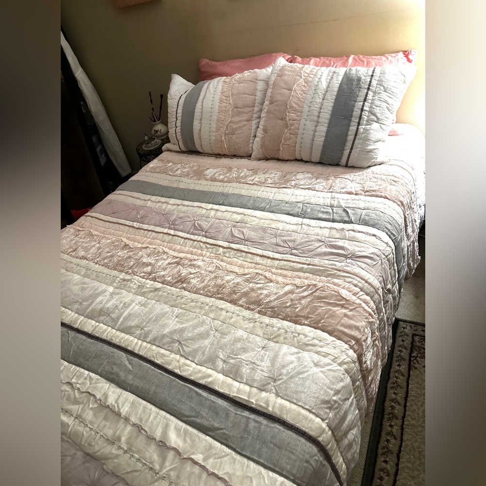 Pottery Barn Kids quilt comforter and pillowcases